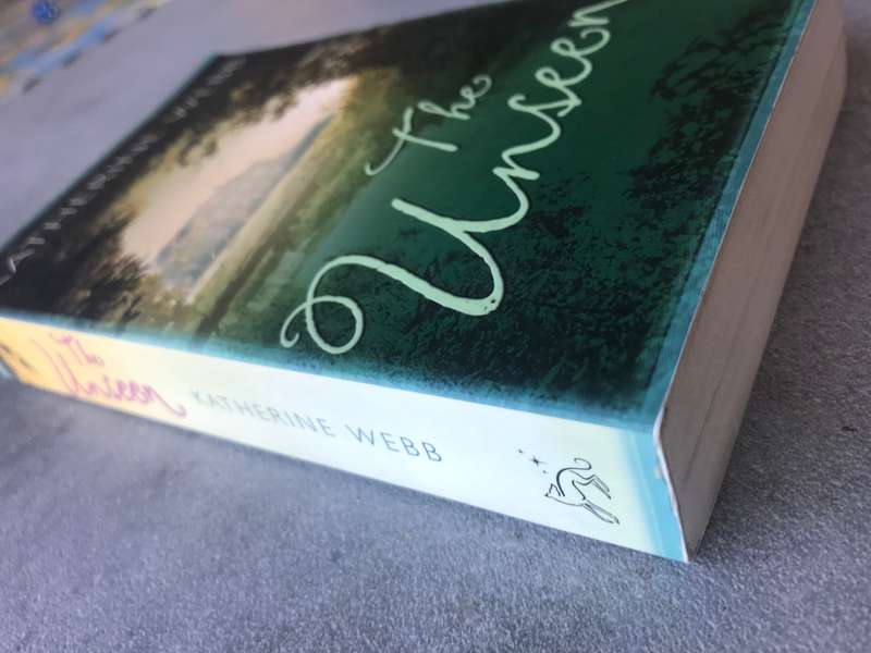 The Unseen by Katherine Webb [Paperback: Like New]