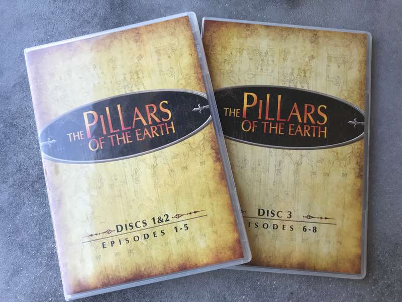 The Pillars of the Earth (mini-series) [DVD]