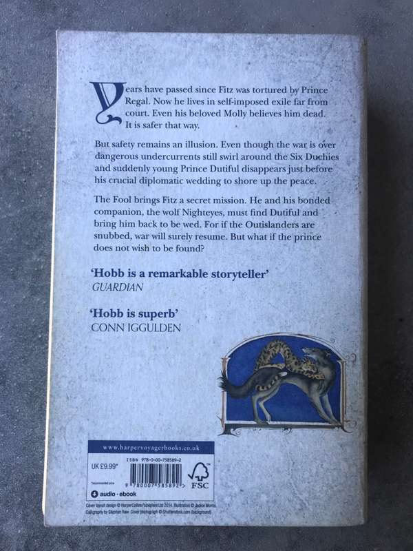 Fool's Errand (Tawny Man #1) by Robin Hobb [Paperback: Very Good]
