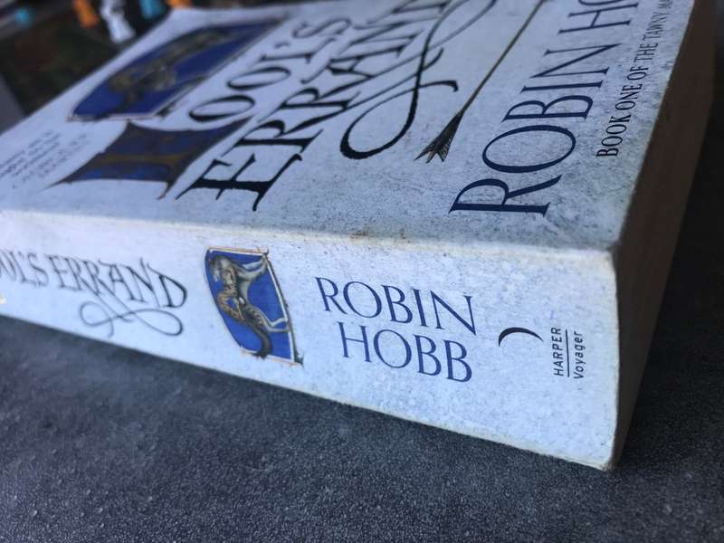 Fool's Errand (Tawny Man #1) by Robin Hobb [Paperback: Very Good]