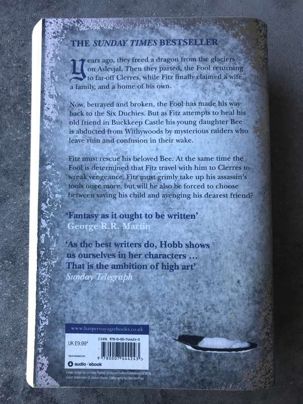 Fool's Quest (Fitz and the Fool #2) by Robin Hobb [Paperback: Excellent]