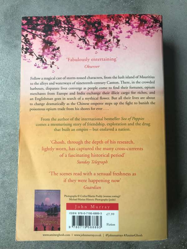 River of Smoke (Ibis Trilogy #2) by Amitav Ghosh [Paperback: Very Good]