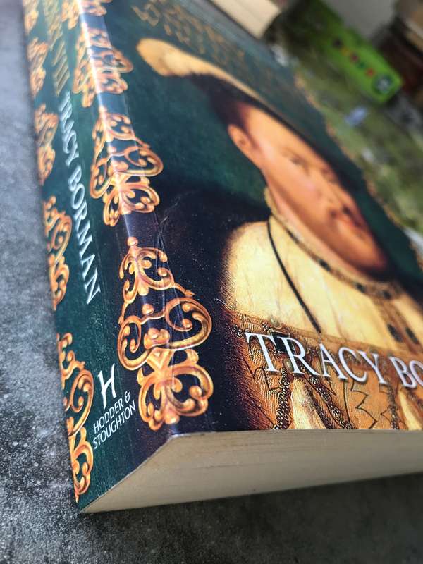 Henry VIII: And the Men Who Made Him by Tracy Borman [Large Paperback: Excellent]