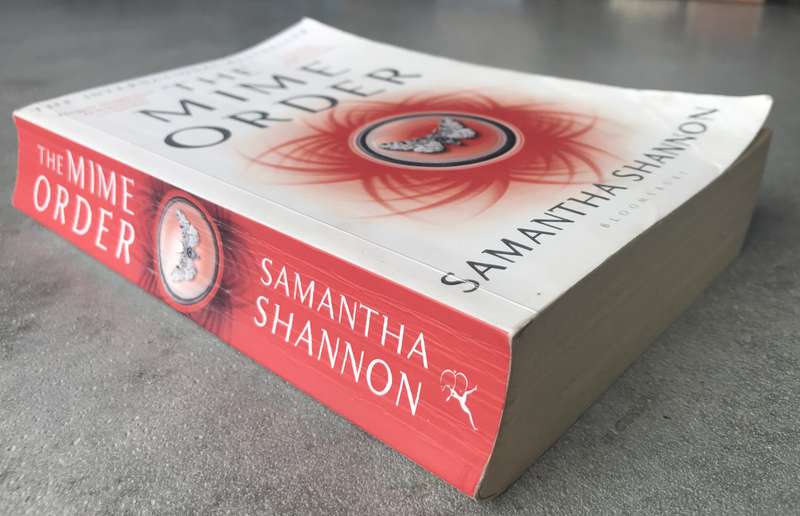 The Mime Order (Bone Season #2) by Samantha Shannon [Paperback: Average]