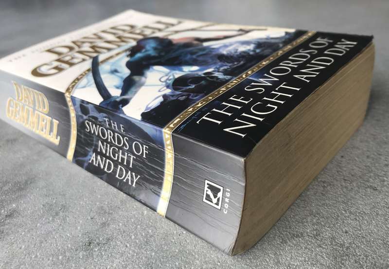 The Swords of Night and Day (Drenai Saga #13: The Damned #2) by David Gemmell [Paperback: Average]