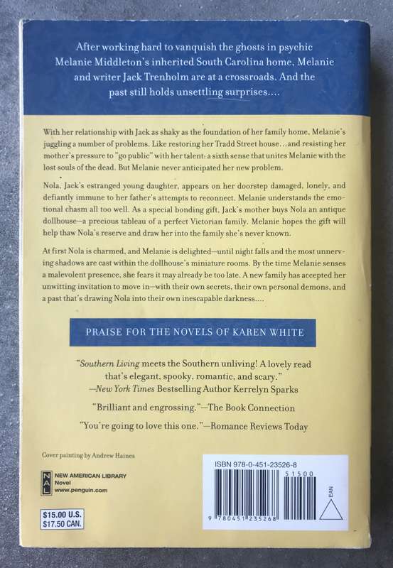 The Strangers on Montagu Street (Tradd Street #3) by Karen White [Paperback: Good]