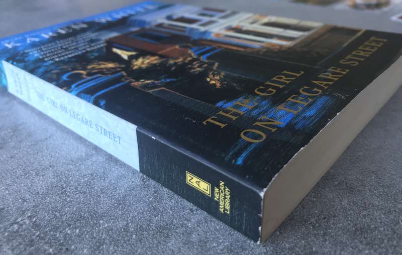 The Girl On Legare Street (Tradd Street #2) by Karen White [Paperback: Good]