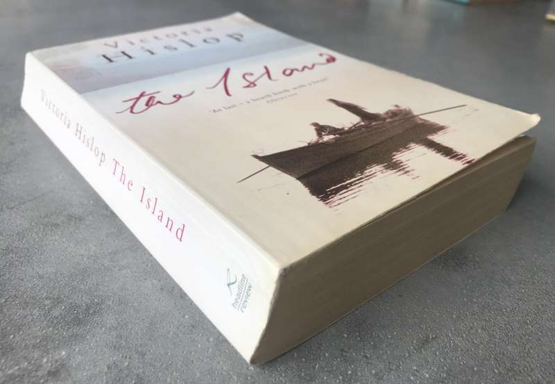 The Island by Victoria Hislop [Paperback: Average]