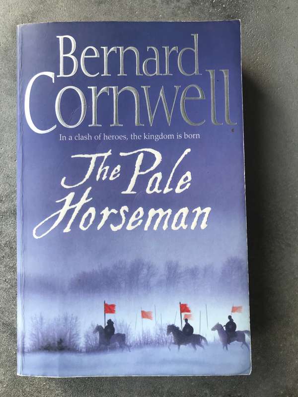 The Pale Horseman (The Last Kingdom #2) by Bernard Cornwell [Paperback: Good]