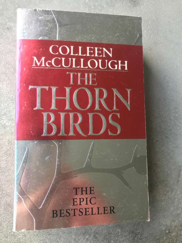The Thorn Birds by Colleen McCullough [Paperback: Very Good]