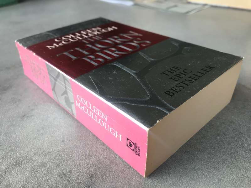 The Thorn Birds by Colleen McCullough [Paperback: Very Good]