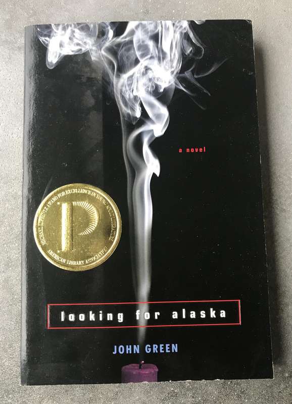 Looking for Alaska by John Green [Paperback: Very Good]