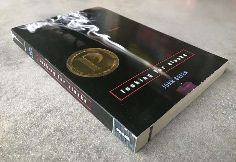 Looking for Alaska by John Green [Paperback: Very Good]