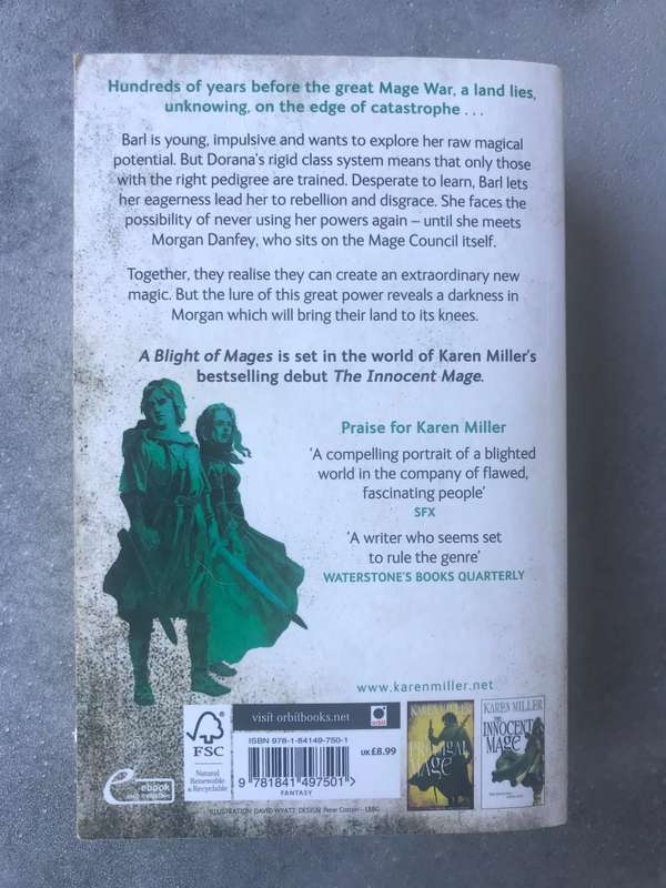 A Blight of Mages (Kingmaker, Kingbreaker #0) by Karen Miller [Paperback: Very Good]