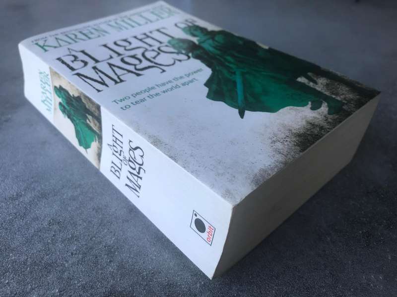 A Blight of Mages (Kingmaker, Kingbreaker #0) by Karen Miller [Paperback: Very Good]