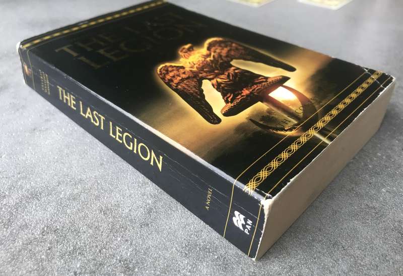 The Last Legion by Valerio Massimo Manfredi [Paperback: Average]