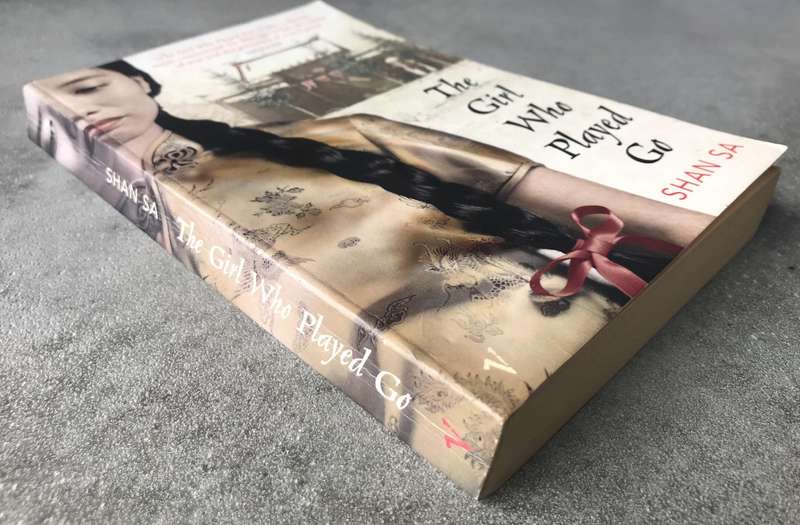 The Girl Who Played Go by Shan Sa [Paperback: Very Good]
