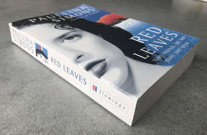 Red Leaves by Paullina Simons [Paperback: Like New]
