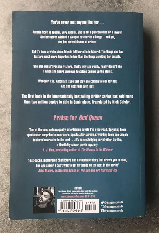 Red Queen (Antonia Scott #1) by Juan Gómez-Jurado [Large Paperback: Good]