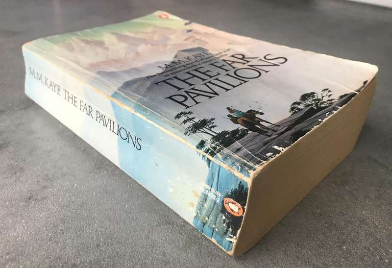 The Far Pavilions by M.M. Kaye [Paperback: Acceptable]