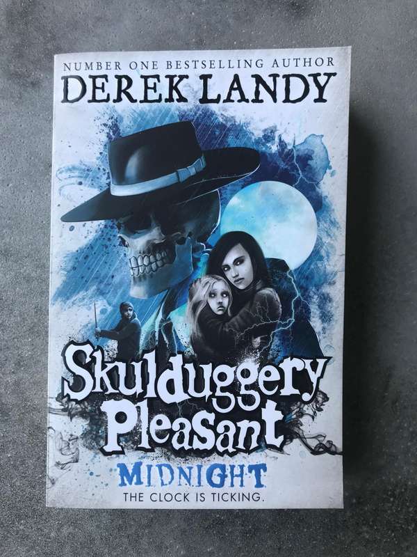 Midnight (Skulduggery Pleasant #11) by Derek Landy [Paperback: Like New]