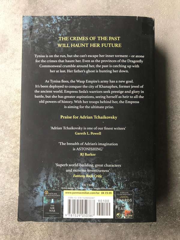 Heirs of the Blade (Shadows of the Apt #7) by Adrian Tchaikovsky [Paperback: Like New]