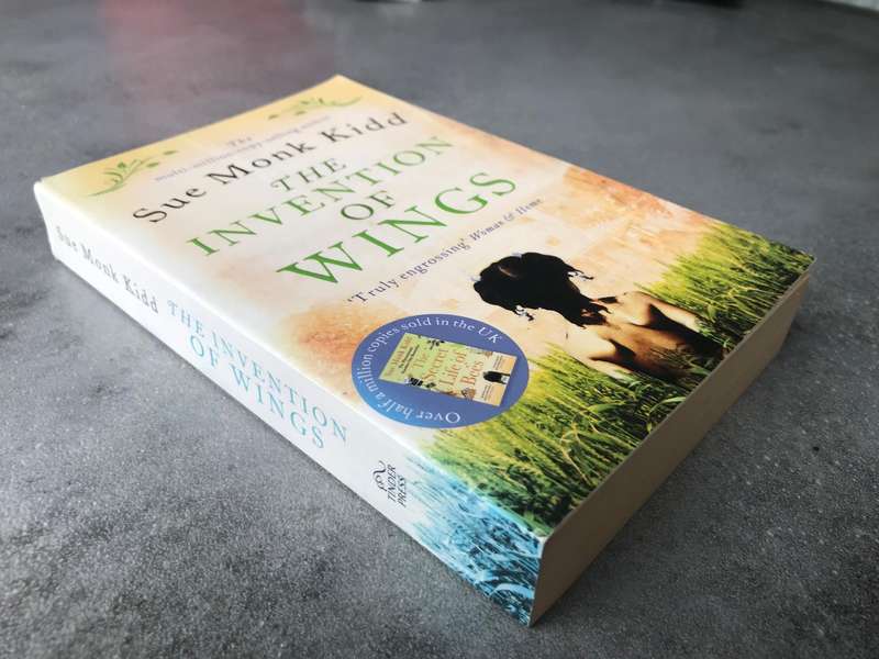 The Invention of Wings by Sue Monk Kidd [Paperback: Excellent]