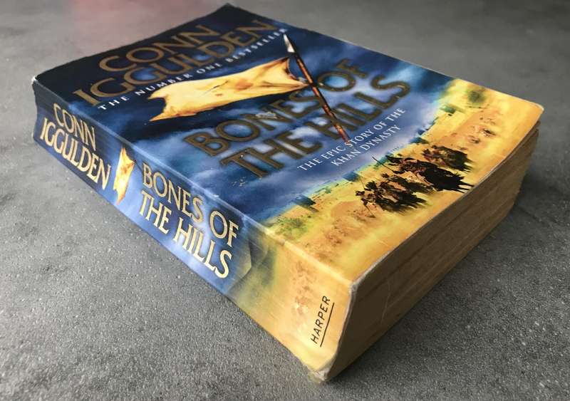Bones of the Hills (Conqueror #3) by Conn Iggulden [Paperback:  Average]