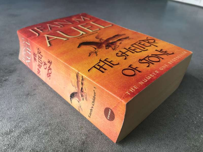 The Shelters of Stone (Earth's Children #5) by Jean M. Auel [Paperback: Good]