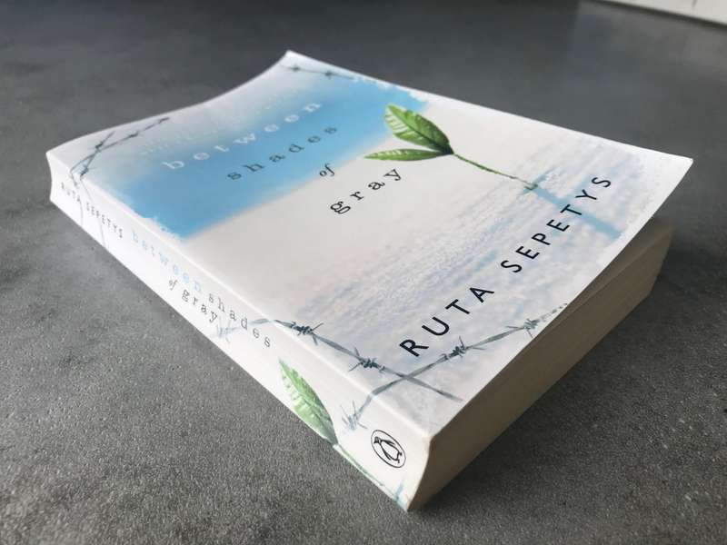 Between Shades of Gray by Ruta Sepetys [Paperback: Very Good]