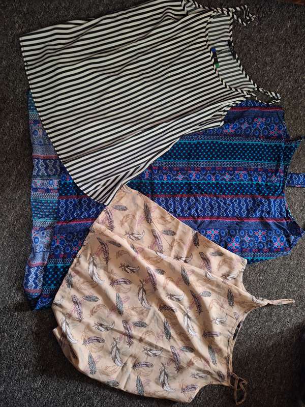 Summer dress and 2 ladies top combo - Size Mediumbo