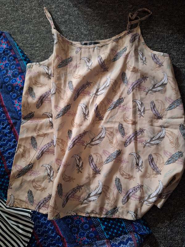 Summer dress and 2 ladies top combo - Size Mediumbo