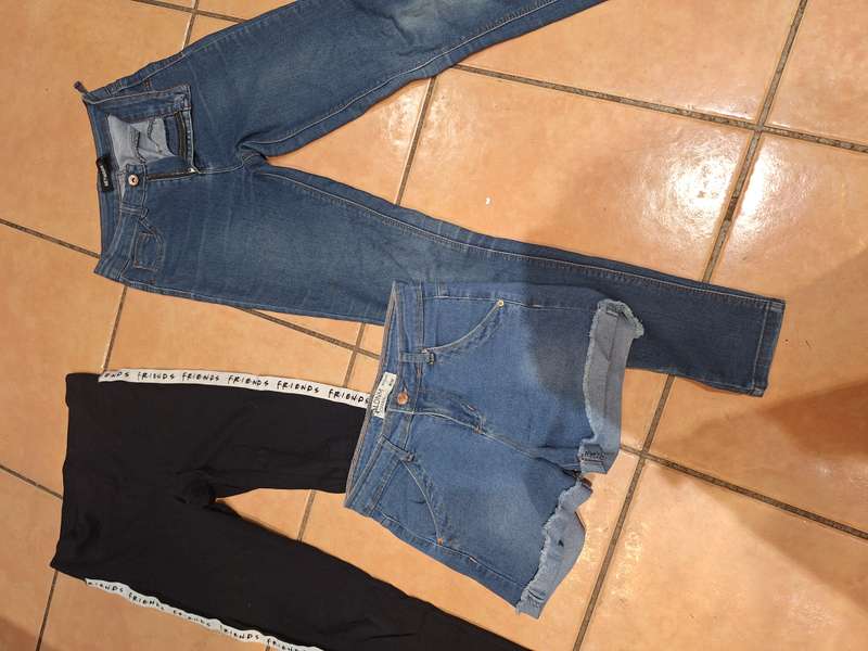 3 x Ladies size 8 pants