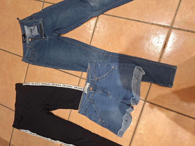 3 x Ladies size 8 pants