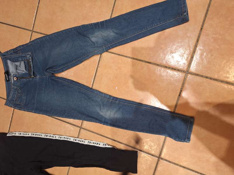 3 x Ladies size 8 pants