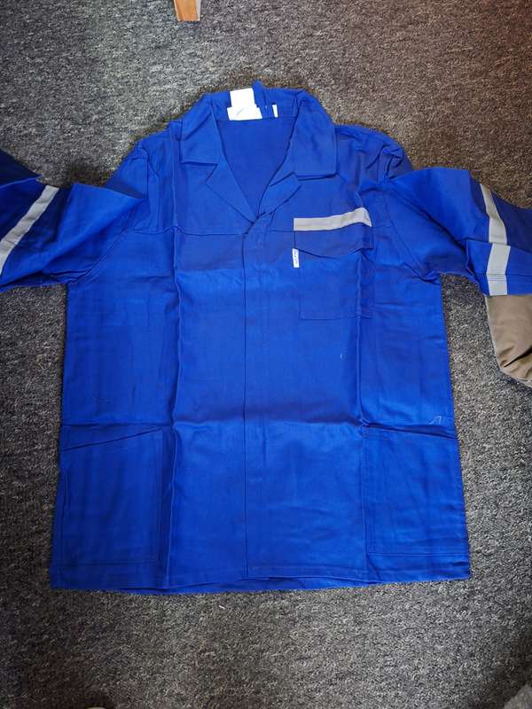 5 x Overall Pants an 1 x top - Size 40/120102