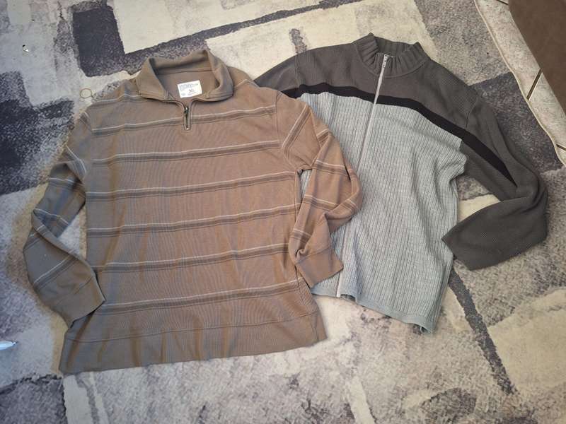2 x Mens Jerseys Size Large