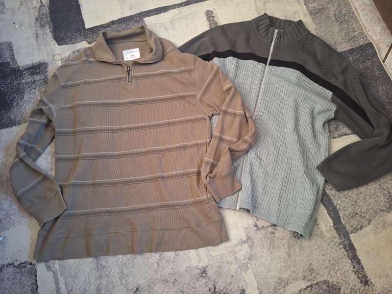 2 x Mens Jerseys Size Large