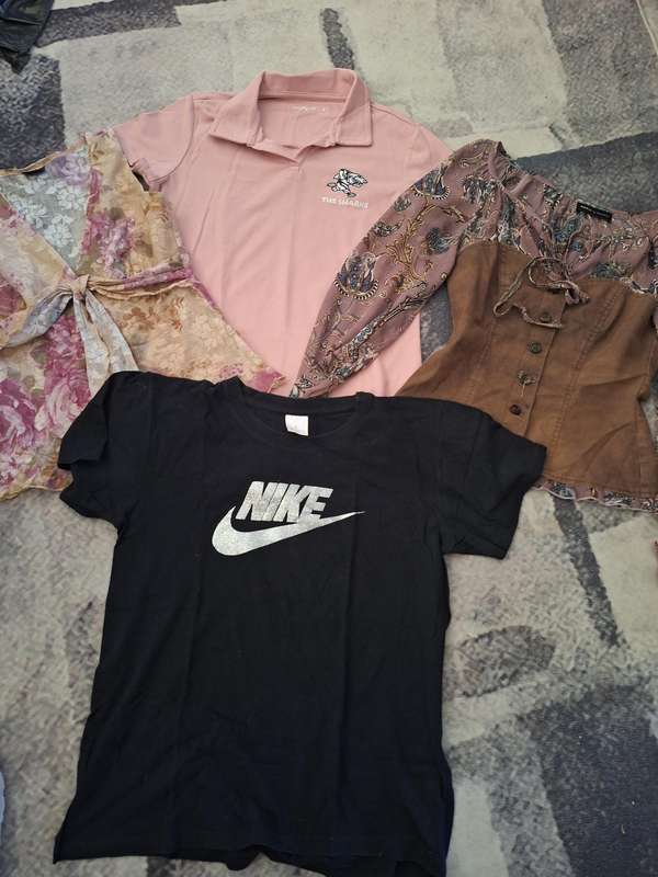 4 pc Ladies tops combo Size small