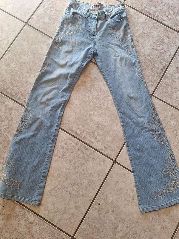 Ladies Network Jean Size 6 - Last one left