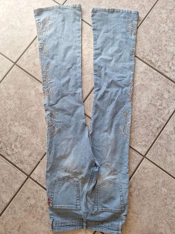 Ladies Network Jean Size 6 - Last one left