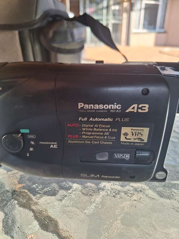 Panasonic Video Camara + bag and battery charger