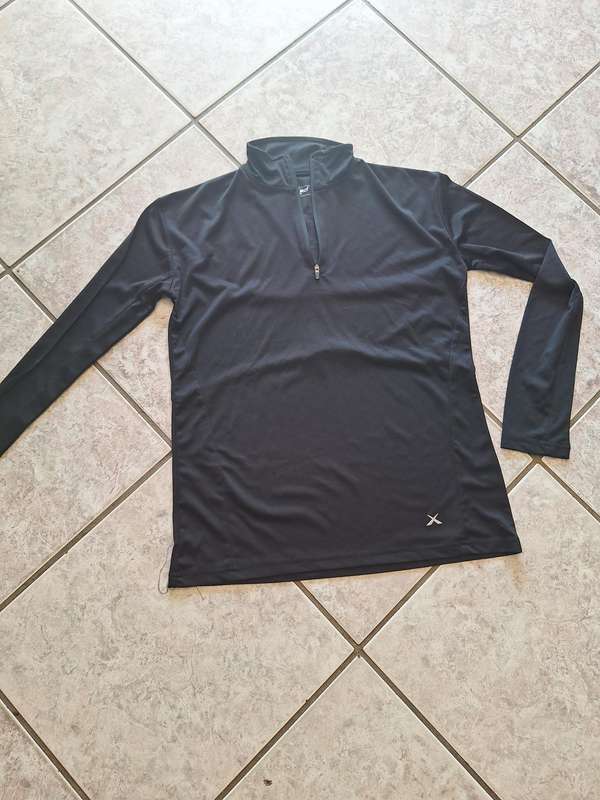 Ladies Size Small Training Top