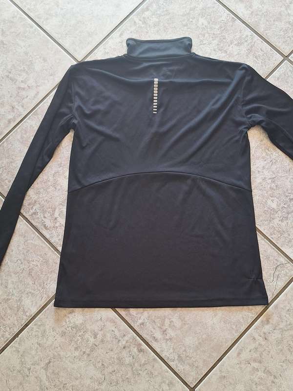 Ladies Size Small Training Top