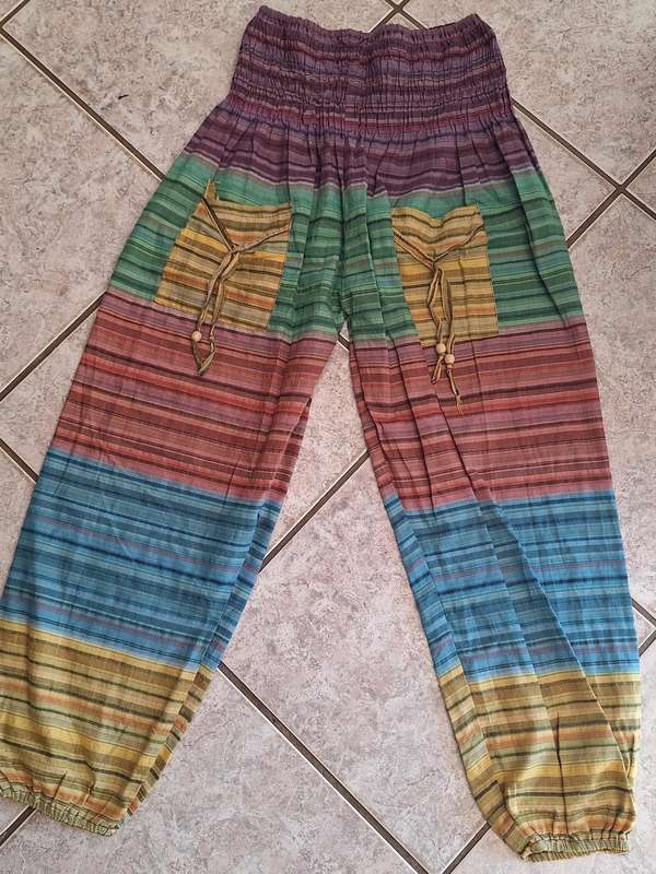 Ladies Casual Pants Size Medium.