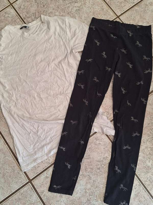 Ladies T-Shirt & Pants Combo Size Small