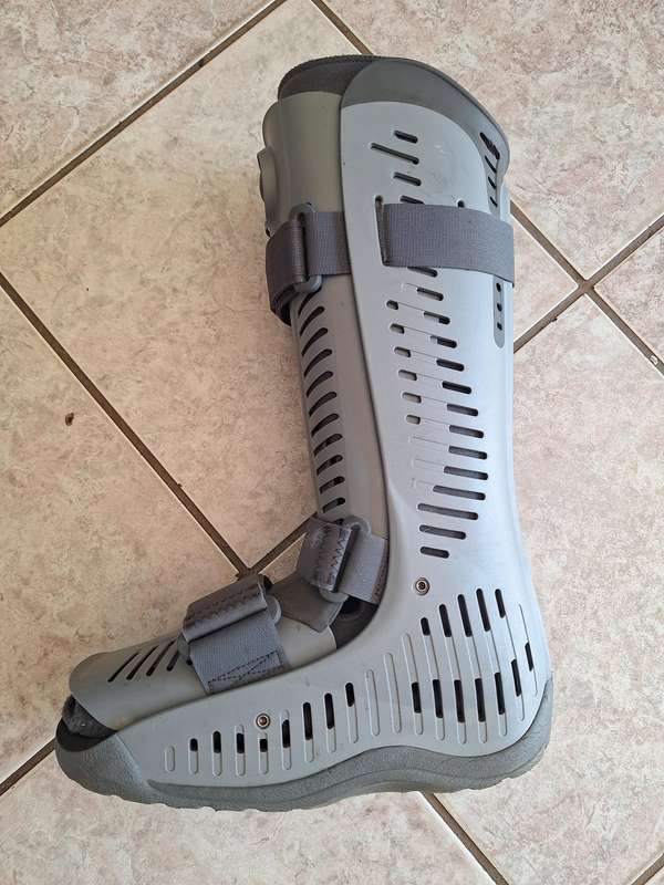 Medical boot Size 13 - Right foot