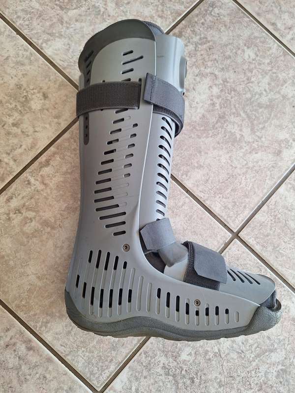 Medical boot Size 13 - Right foot