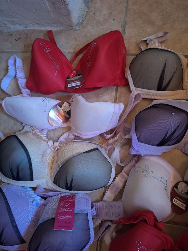 Lot of Brand New Bras (Toltal of 10 - Different sizes)