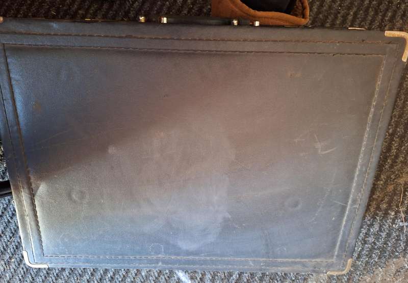 Antique lockable briefcase